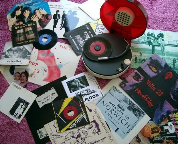  Vinyl is Back: Η 7η διοργάνωση θα γίνει στο Μουσείο Αυτοκινήτου – Αφιερώματα: 90s και Μπόουι [εικόνες] | iefimerida.gr 2