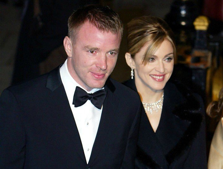 Εξαλλος ο δικαστής με Μαντόνα-Ρίτσι: «Καταστρέφετε την παιδική ηλικία του Ρόκο» [εικόνες]  | iefimerida.gr 2