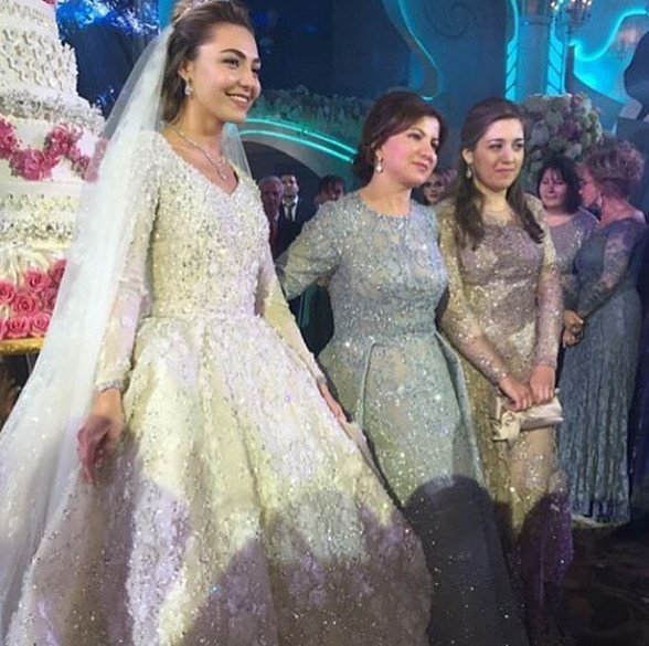 Ο γάμος της απόλυτης χλιδής -Νυφικό 25 εκατ. και καλεσμένοι σταρ επί πληρωμή [εικόνες] | iefimerida.gr 12