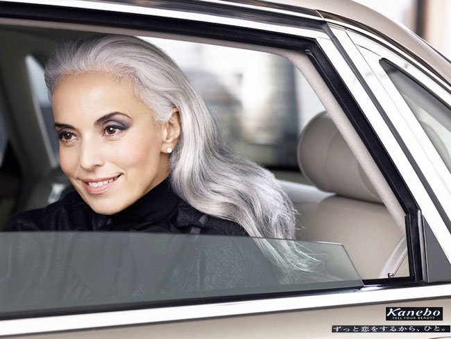 Μοντέλο ετών 60 αποκαλύπτει τα μυστικά της νεότητας [εικόνες] | iefimerida.gr 4