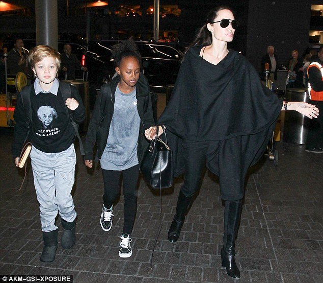 Η κόρη της Αντελίνα Τζολί, Σιλό Πιτ, τη «λέει» σε όλους όσοι δεν θέλουν τους πρόσφυγες [εικόνες] | iefimerida.gr 0