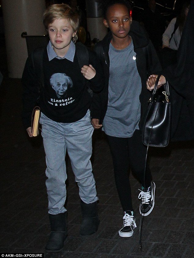 Η κόρη της Αντελίνα Τζολί, Σιλό Πιτ, τη «λέει» σε όλους όσοι δεν θέλουν τους πρόσφυγες [εικόνες] | iefimerida.gr 1