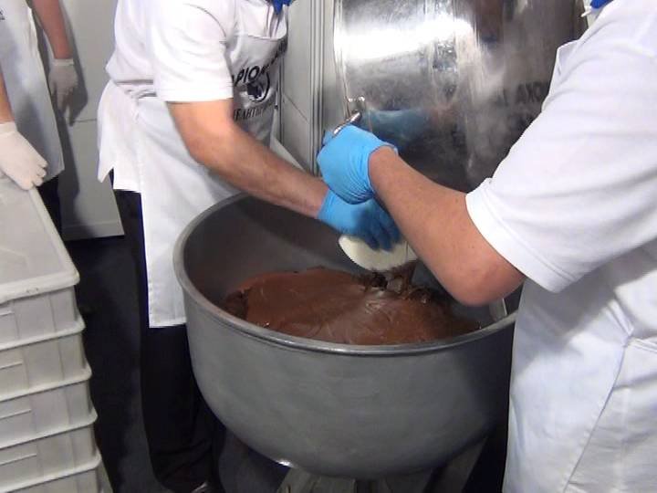 Καριόκα για ρεκόρ Γκίνες στην Ξάνθη -Ζυγίζει 380 κιλά [εικόνες] | iefimerida.gr 0