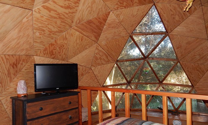 Το σπίτι «μανιτάρι» -Η καλύβα ενός αστέγου, η πιο δημοφιλής κατοικία του Airbnb [εικόνες]  | iefimerida.gr 4