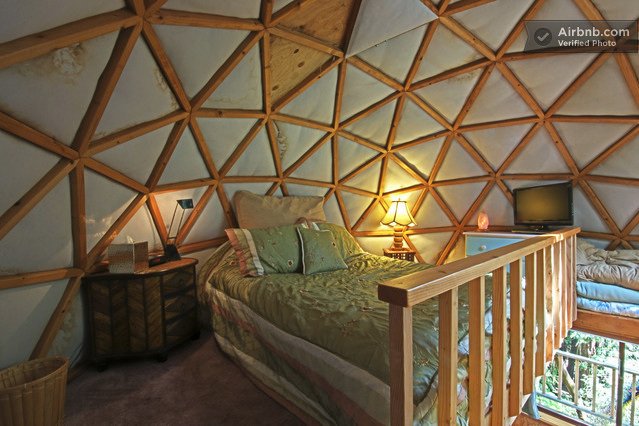 Το σπίτι «μανιτάρι» -Η καλύβα ενός αστέγου, η πιο δημοφιλής κατοικία του Airbnb [εικόνες]  | iefimerida.gr 2