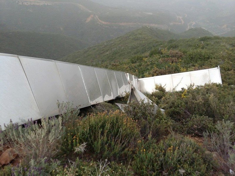 Θυελλώδεις άνεμοι έριξαν τον τεράστιο μεταλλικό Σταυρό στον Σκινέ Χανίων [εικόνες] | iefimerida.gr 5