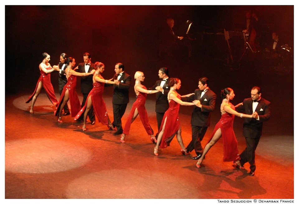 Το πιο αισθησιακό tango από τον Αργεντίνο μετρ Gustavo Russo στο Δημοτικό Θέατρο Πειραιά [εικόνες] | iefimerida.gr 1