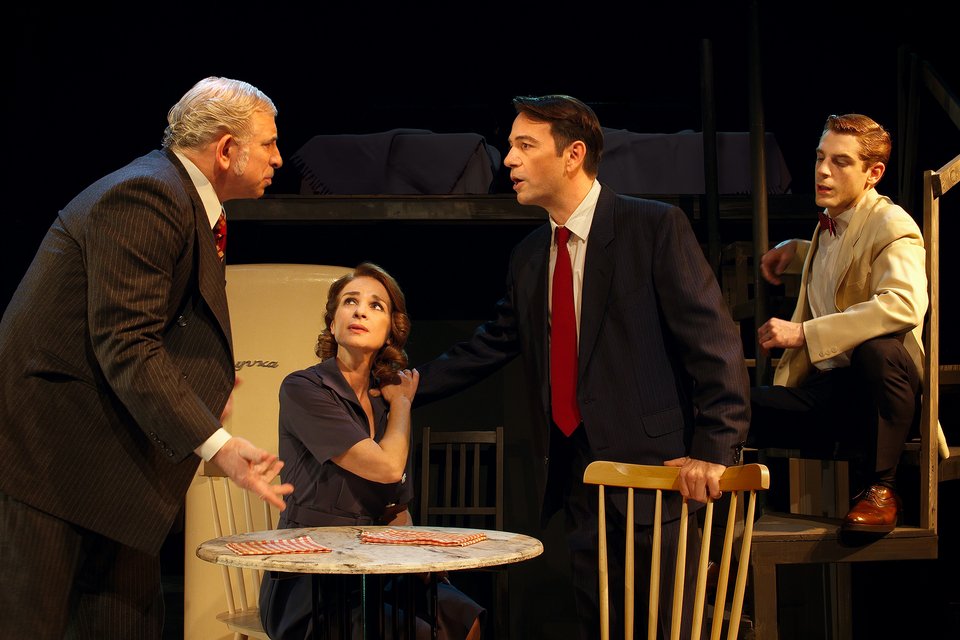 Ο θάνατος του εμποράκου - Δουλεύει μια ζωή ολόκληρη και ξαφνικά κρίνεται ανεπαρκής [εικόνες] | iefimerida.gr 2