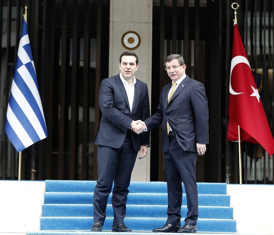 Τσίπρας στην Τουρκία: Τριαντάφυλλα, μπουζούκι και χαμόγελα με Νταβούτογλου | iefimerida.gr 2