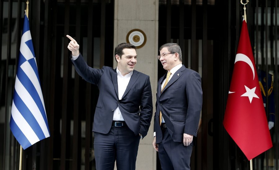 Τσίπρας στην Τουρκία: Τριαντάφυλλα, μπουζούκι και χαμόγελα με Νταβούτογλου | iefimerida.gr 3