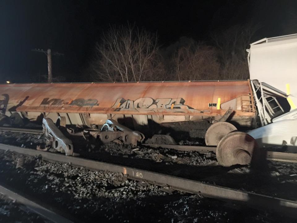 Συναγερμός σε προάστιο της Νέας Υόρκης- Εκτροχιασμός τρένου με επικίνδυνο υλικό [εικόνες] | iefimerida.gr 1