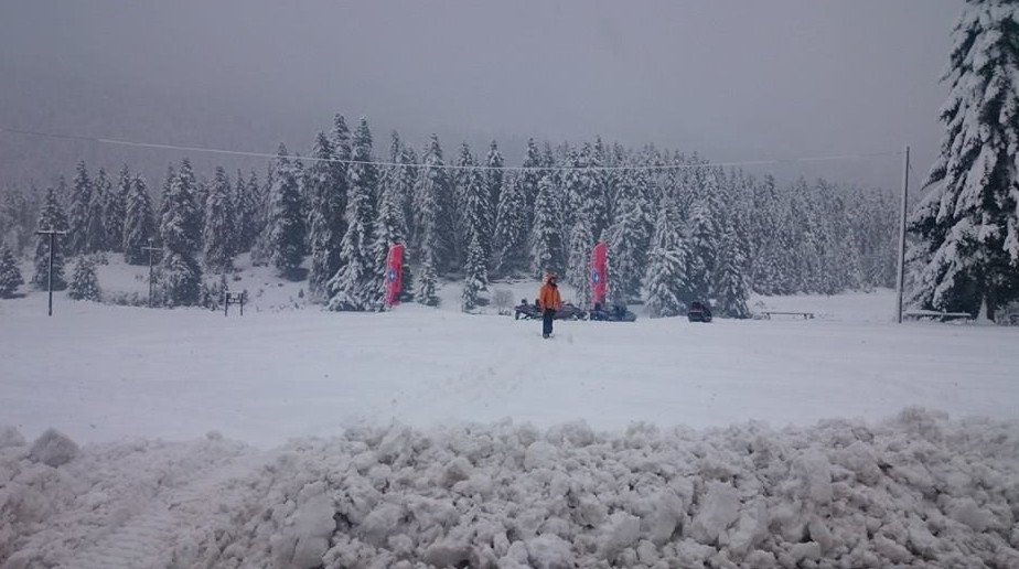 Λευκή Καθαρά Δευτέρα στα Τρίκαλα -Στα 40 εκ. το χιόνι [εικόνες] | iefimerida.gr 0