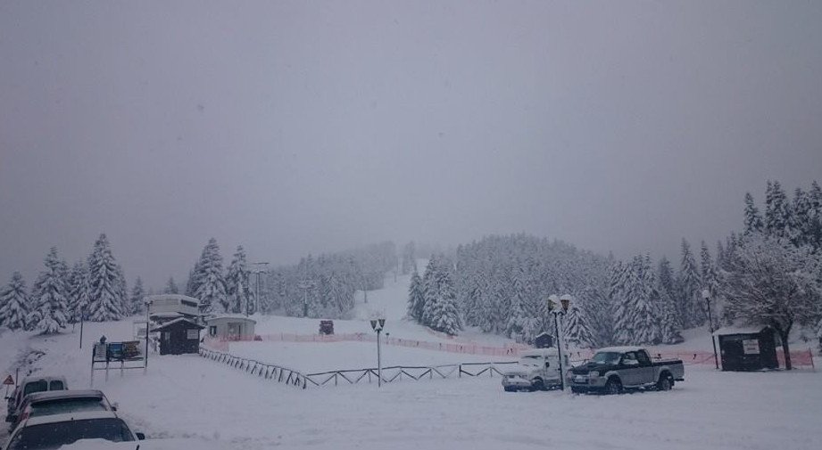 Λευκή Καθαρά Δευτέρα στα Τρίκαλα -Στα 40 εκ. το χιόνι [εικόνες] | iefimerida.gr 2