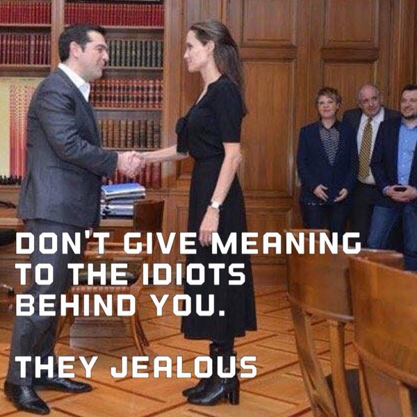 To Twitter ξεσαλώνει για την Τζολί: Η έξαλλη Περιστέρα και ο «μπιγκ φαν» Καρανίκας [εικόνες] | iefimerida.gr 21