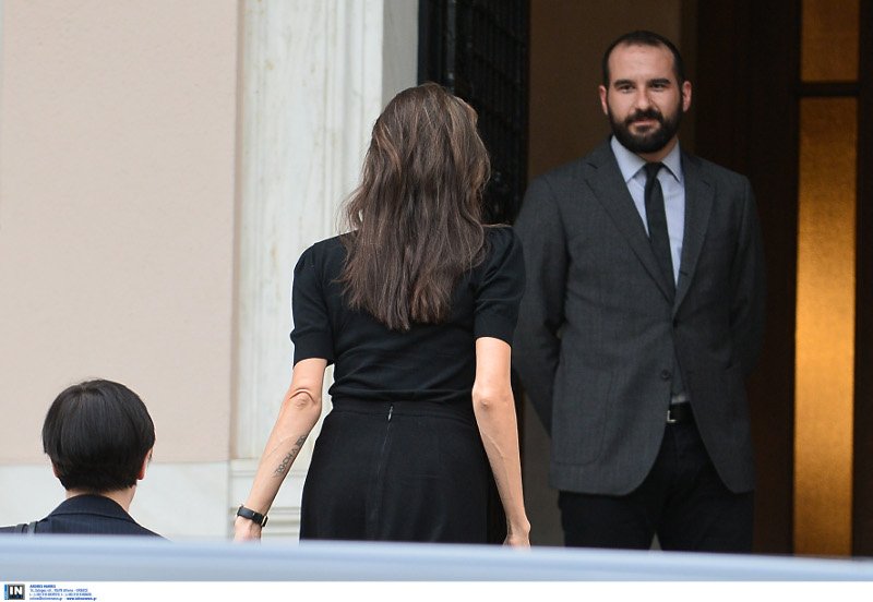 Μιάμιση ώρα με τον Τσίπρα η Αντζελίνα Τζολί - Τι γράφει σε μήνυμά της [εικόνες] | iefimerida.gr 0