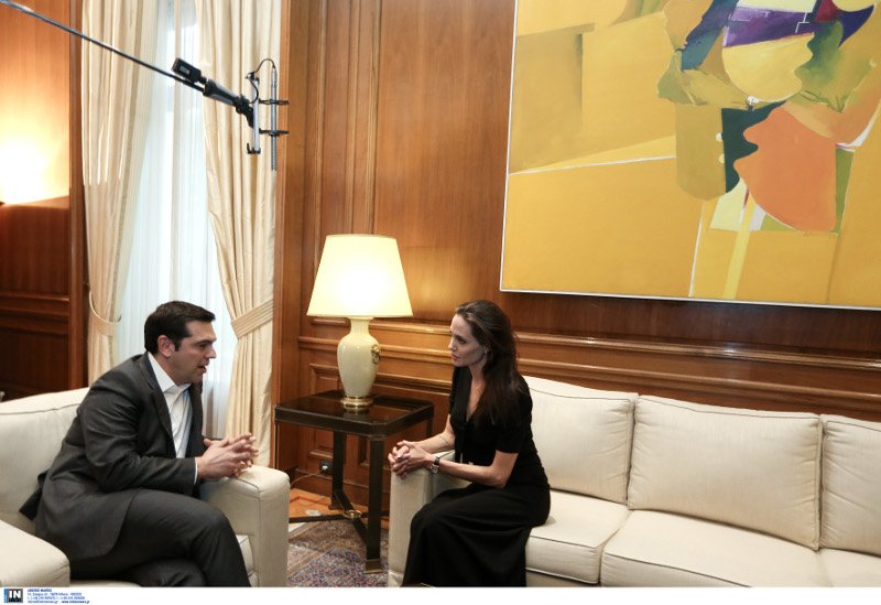 Καρέ καρέ το ραντεβού της Αντζελίνα Τζολί με τον Τσίπρα [εικόνες] | iefimerida.gr 6