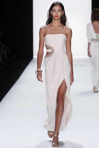 Η φετινή μόδα στα νυφικά -Χωρίς όγκο,λίγο boho, διαφορετικά από τα συνηθισμένα [εικόνες] | iefimerida.gr 0