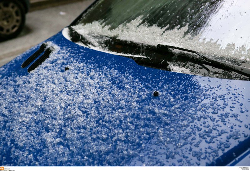 Το 'στρωσε... χαλάζι στη Θεσσαλονίκη -Ολα έγιναν λευκά [εικόνες & βίντεο] | iefimerida.gr 0