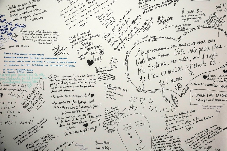 Ανοιξε ξανά ο σταθμός μετρό του Μάαλμπεκ στις Βρυξέλλες -Ενα μήνα μετά τις επιθέσεις [εικόνες] | iefimerida.gr 1