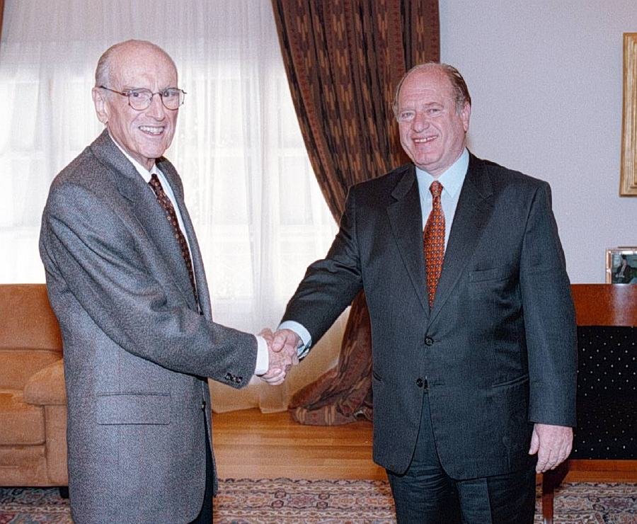 Πέθανε ο πρώην υπουργός του ΠΑΣΟΚ Γεράσιμος Αρσένης - Η διαδρομή του [εικόνες] | iefimerida.gr 0