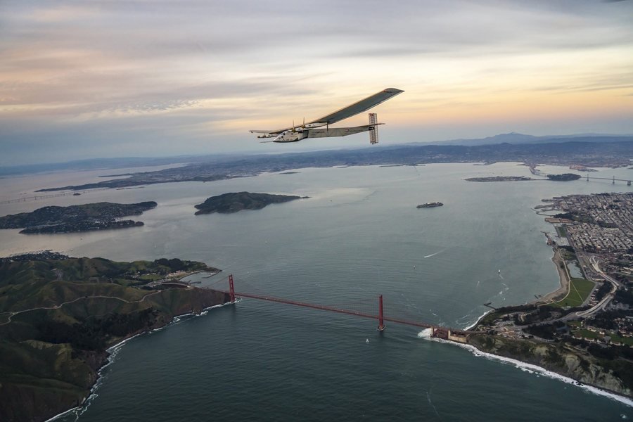 Iστορική πτήση από ηλιακό αεροσκάφος -Πέταξε πάνω από τον Ειρηνικό [εικόνες] | iefimerida.gr 3