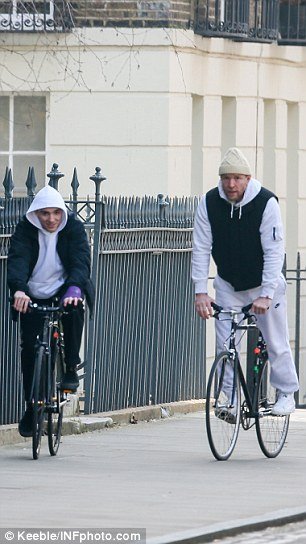 Ρόκο: Είμαι ο γιος μιας σκύλας -Τι έγραψε ο γιος της Μαντόνα στο Instagram [εικόνες] | iefimerida.gr 1