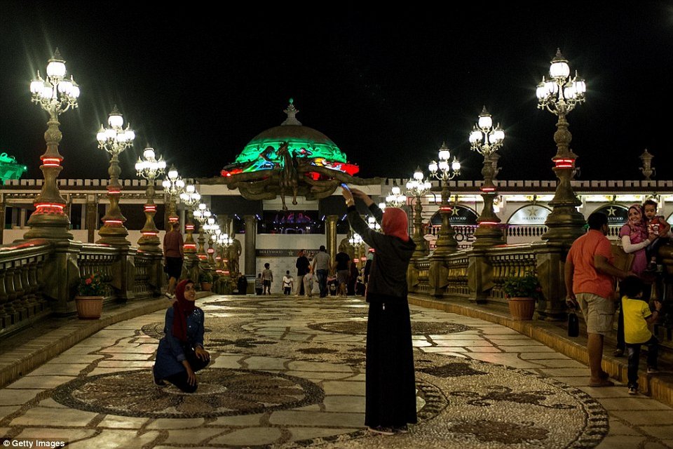 Πόλη-φάντασμα το Σαρμ ελ Σέιχ -Αδεια ξενοδοχεία, πισίνες, αγορές [εικόνες] | iefimerida.gr 5