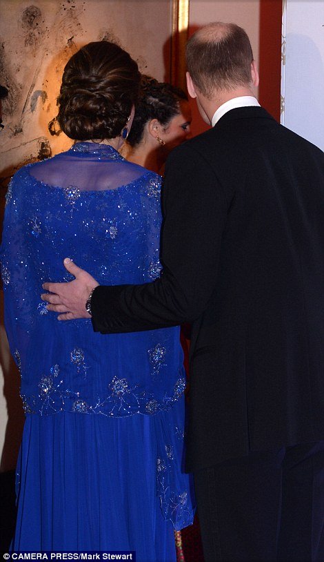 Ινδία, 24 χρόνια πριν -Οταν η Νταϊάνα είχε ξεφτιλίσει τον Κάρολο δημοσίως [εικόνες] | iefimerida.gr 9