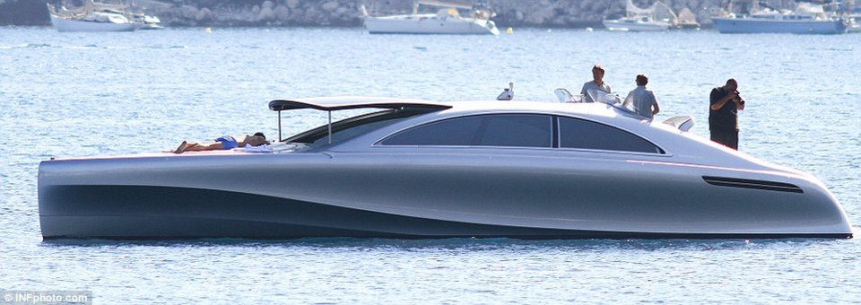 Αυτοκίνητο ή σκάφος; Το πρώτο γιοτ της Mercedes Benz κόβει την ανάσα [εικόνες] | iefimerida.gr 4