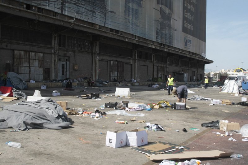 Πάσχα χωρίς πρόσφυγες στο λιμάνι – Αδειασαν οι πύλες Ε1 και Ε2 στον Πειραιά [εικόνες] | iefimerida.gr 1