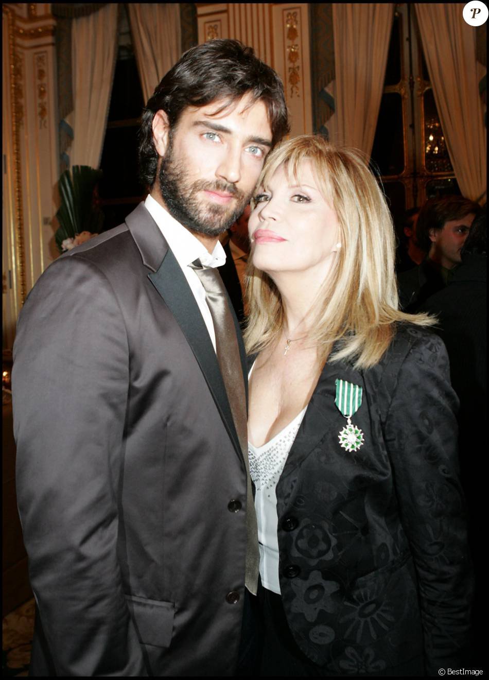 Aμάντα Ληρ, γυναίκα ή άντρας; Η φαντασίωση των Γάλλων [εικόνες] | iefimerida.gr 12