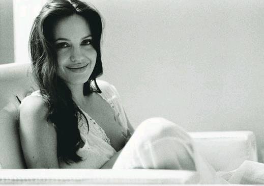 Οι διάσημες κάνουν το θηλασμό μόδα -Ποζάρουν θηλάζοντας [εικόνες] | iefimerida.gr 7