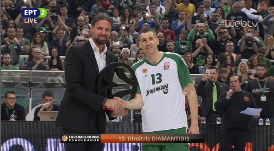 Σείστηκε το ΟΑΚΑ από 20.000 οπαδούς του ΠΑΟ για τον Διαμαντίδη – Συγκίνηση στη βράβευση του [εικόνες&βίντεο] | iefimerida.gr 3