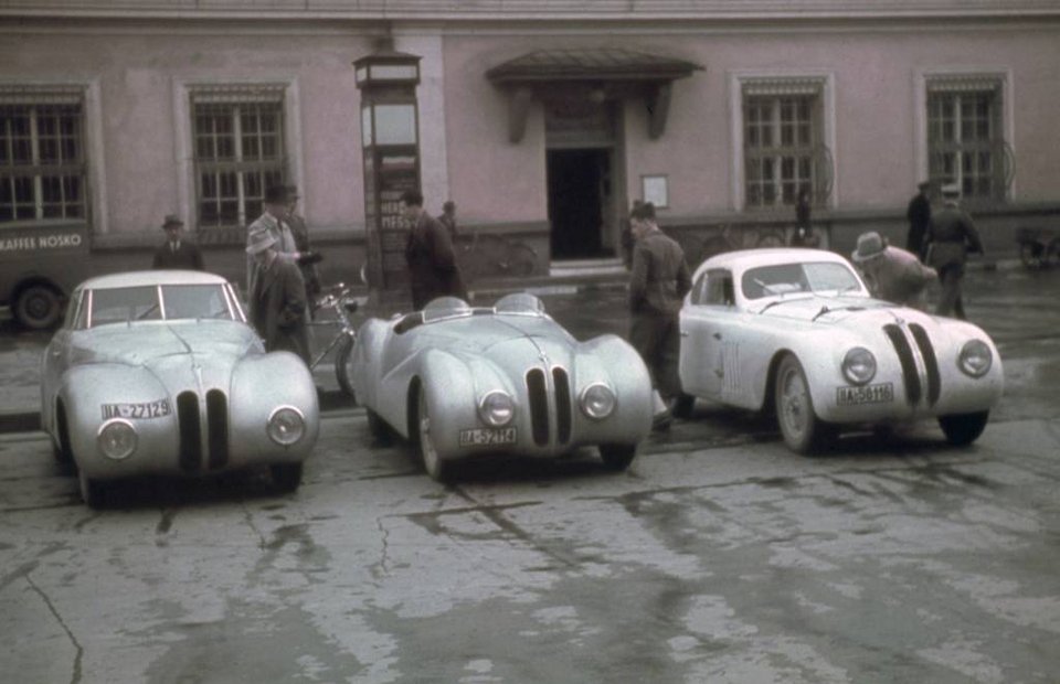 Χρόνια Πολλά BMW -100 χρόνια ιστορίας στον χώρο της αυτοκίνησης [εικόνες] | iefimerida.gr 22