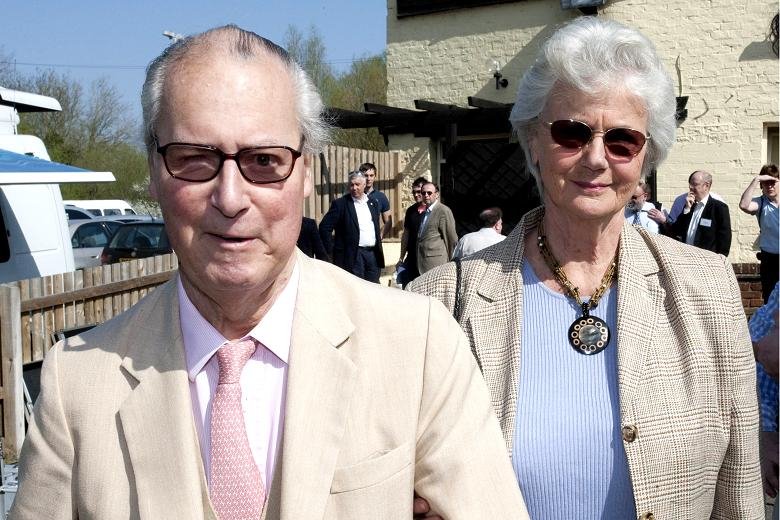 Ποιοι είναι οι γνωστοί πολιτικοί που κρύβουν τα λεφτά τους στον Παναμά [εικόνες] | iefimerida.gr 10