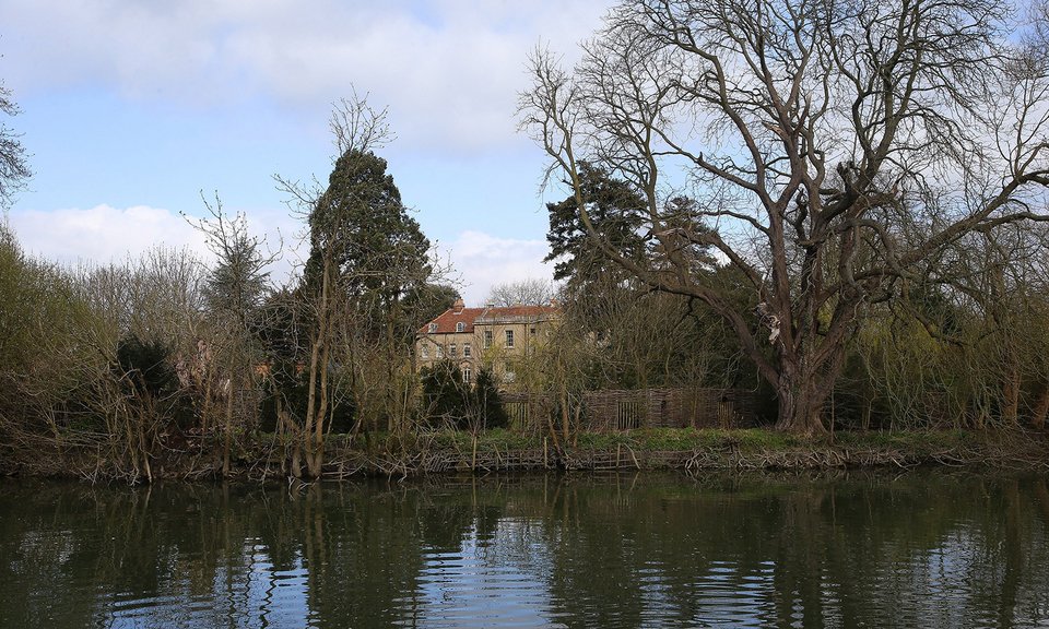 Αυτό είναι το ανακαινισμένο σπίτι του Τζορτζ Κλούνεϊ και της Αμάλ [εικόνες] | iefimerida.gr 4