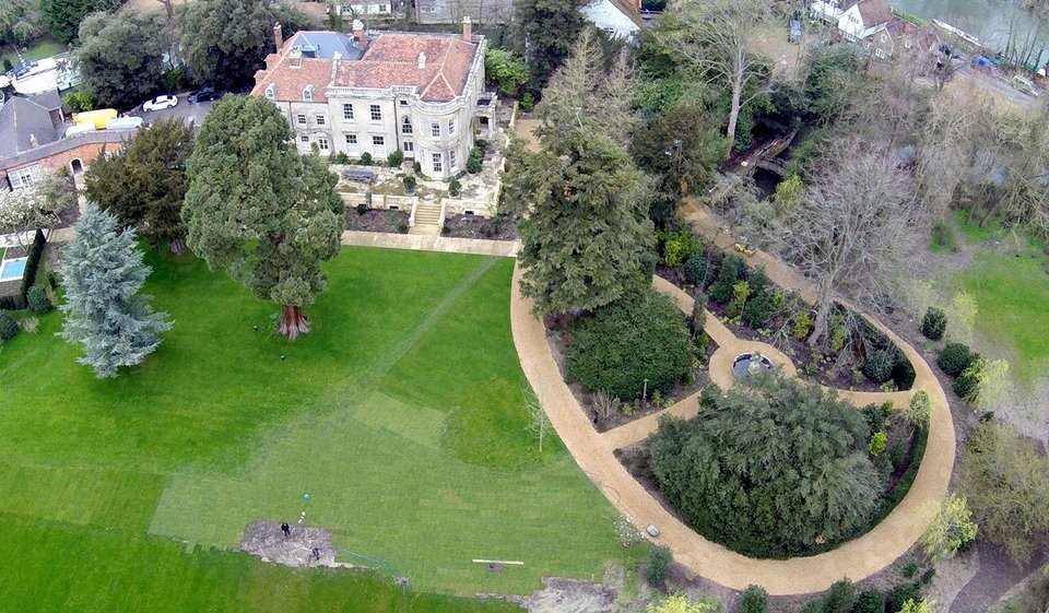 Αυτό είναι το ανακαινισμένο σπίτι του Τζορτζ Κλούνεϊ και της Αμάλ [εικόνες] | iefimerida.gr 0