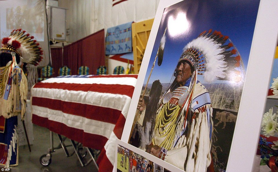 Πέθανε ο πραγματικός τελευταίος των Μοϊκανών [εικόνες] | iefimerida.gr 4