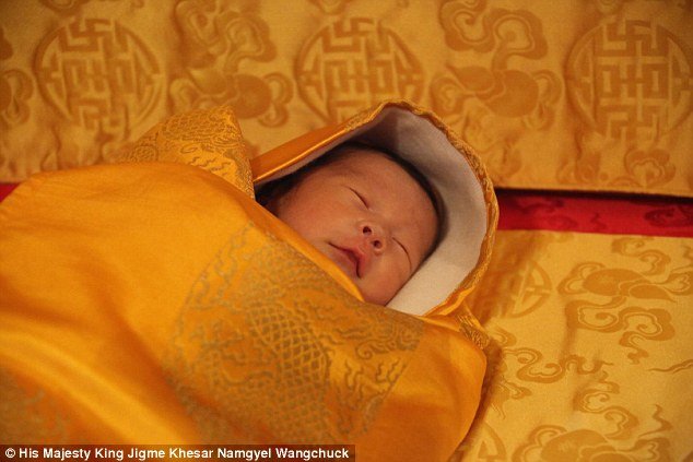 Μπουτάν: Φύτεψαν 108.000 δέντρα για να γιορτάσουν τον ερχομό του διαδόχου [εικόνες] | iefimerida.gr 4