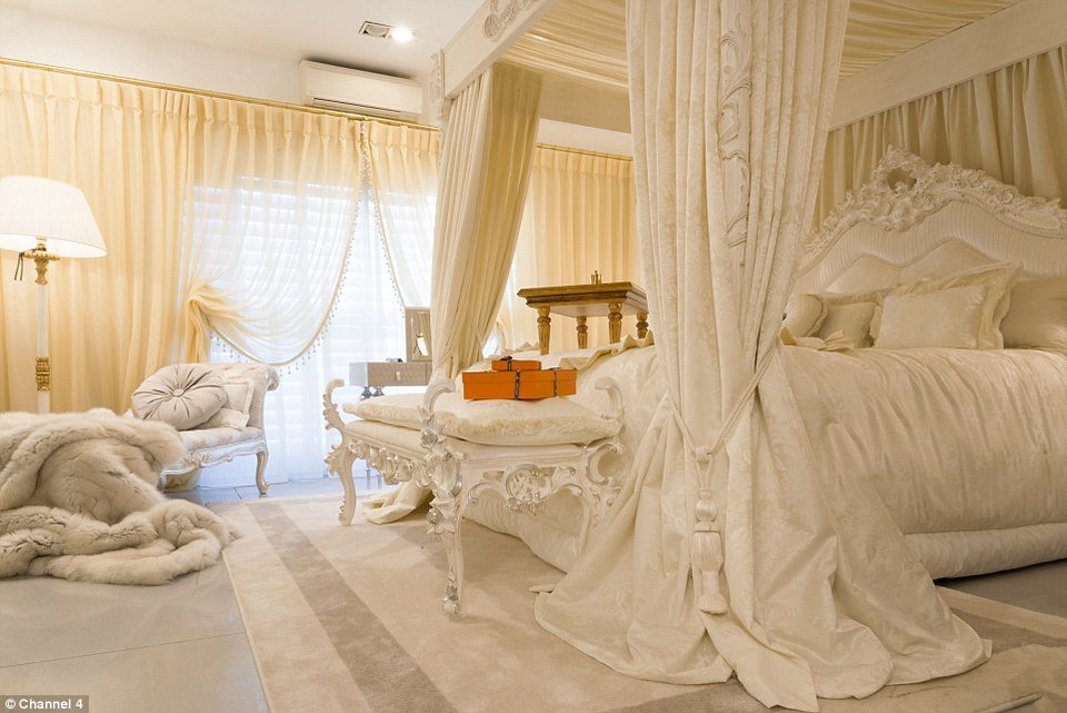 Πάμπλουτοι διακοσμητές δείχνουν τα πολυτελή σπίτια τους- Πανάκριβα έπιπλα και γούστο [εικόνες]  | iefimerida.gr 4