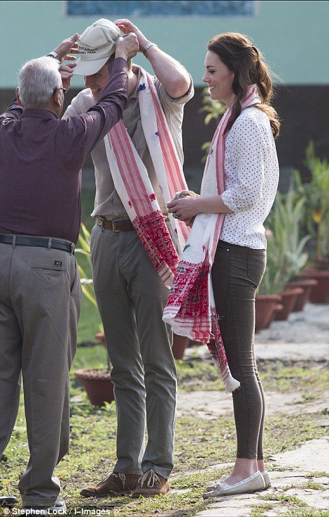 Η Κέιτ Μίντλεντον φοράει το ίδιο παντελόνι με σένα -Ενα skinny jean από τα Zara [εικόνες] | iefimerida.gr 4