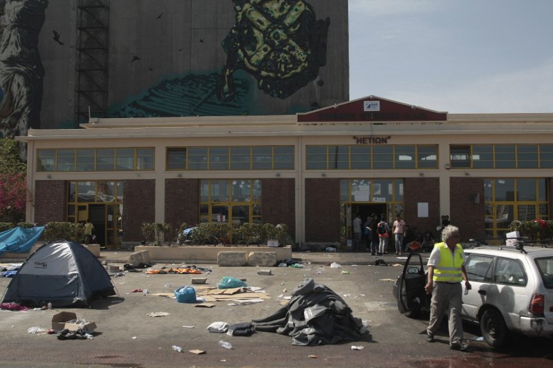 Πάσχα χωρίς πρόσφυγες στο λιμάνι – Αδειασαν οι πύλες Ε1 και Ε2 στον Πειραιά [εικόνες] | iefimerida.gr 2