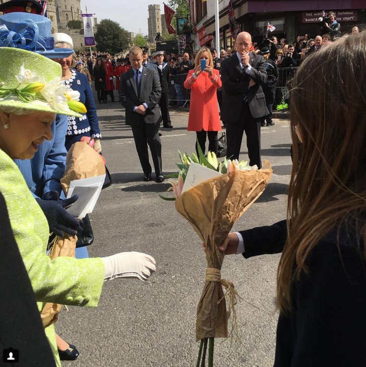Οι κόρες της Σήλιας Κριθαριώτη συναντήθηκαν με την βασίλισσα Ελισάβετ! [εικόνες] | iefimerida.gr 1