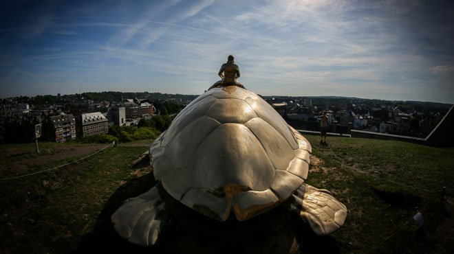 Ποιος είναι ο Γιαν Φαμπρ, ο σκηνοθέτης με τα «παλλόμενα πέη» -Πήγαν να τον δείρουν στο Βέλγιο [εικόνες] | iefimerida.gr 3