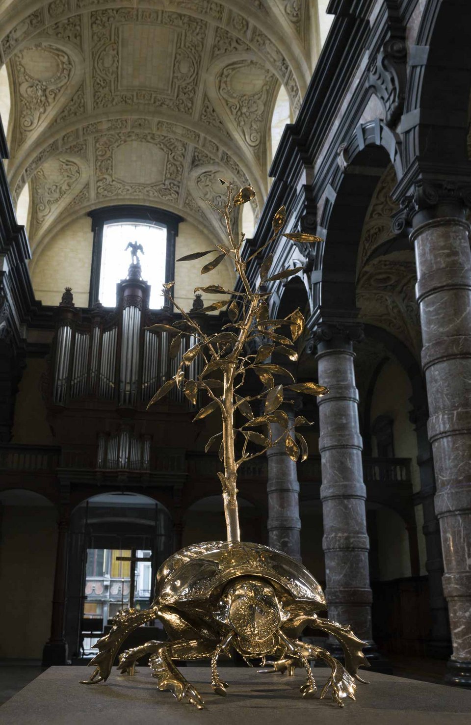 Ποιος είναι ο Γιαν Φαμπρ, ο σκηνοθέτης με τα «παλλόμενα πέη» -Πήγαν να τον δείρουν στο Βέλγιο [εικόνες] | iefimerida.gr 6