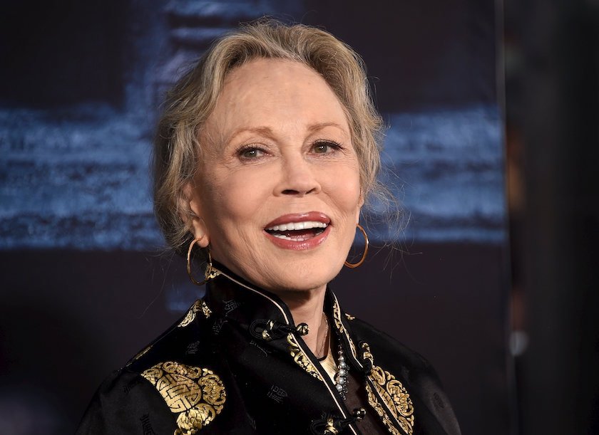 Πανέμορφη η Φέι Νταναγουέι στα 75 της, εμφανίστηκε με το σουτιέν [εικόνες] | iefimerida.gr 0