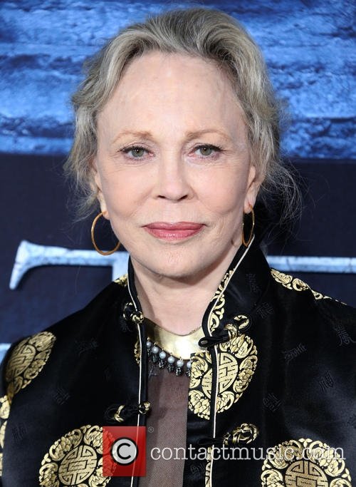 Πανέμορφη η Φέι Νταναγουέι στα 75 της, εμφανίστηκε με το σουτιέν [εικόνες] | iefimerida.gr 2