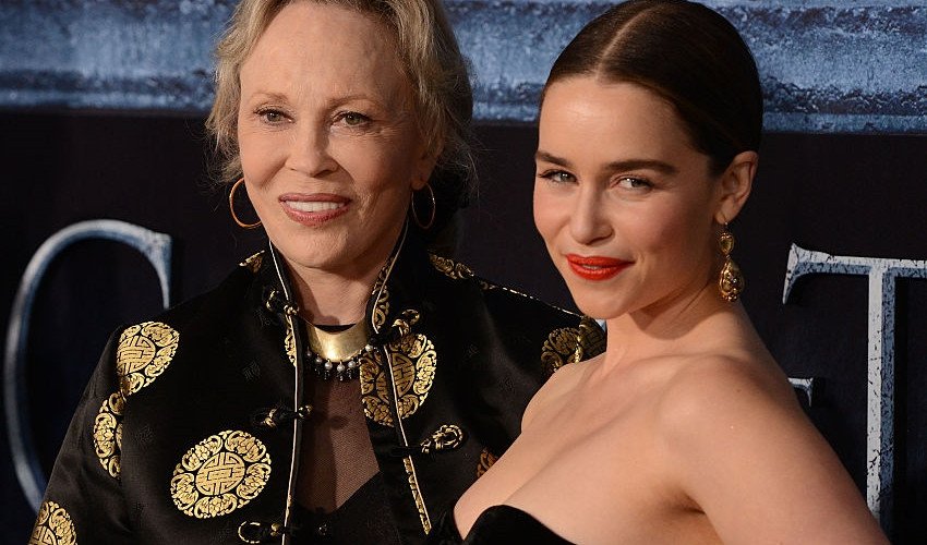 Πανέμορφη η Φέι Νταναγουέι στα 75 της, εμφανίστηκε με το σουτιέν [εικόνες] | iefimerida.gr 7