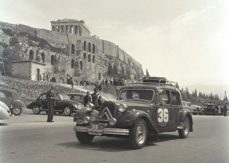 Βγάλε τους παππούδες από το συρτάρι-Οι καλύτερες ρετρό φωτογραφίες θα εκτεθούν στο μετρό | iefimerida.gr 2