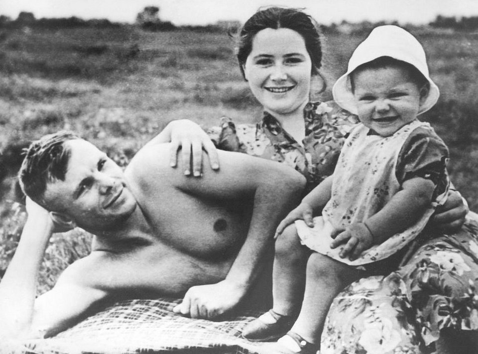 Γιούρι Γκαγκάριν: Η άγνωστη ζωή του πρώτου ανθρώπου που ταξίδεψε στο διάστημα [εικόνες&βίντεο] | iefimerida.gr 19